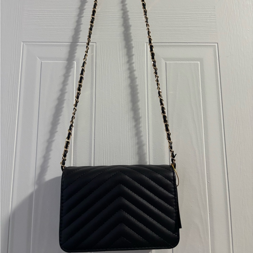 Bebe Black Chevron Crossbody Bag - Picture 2 of 5
